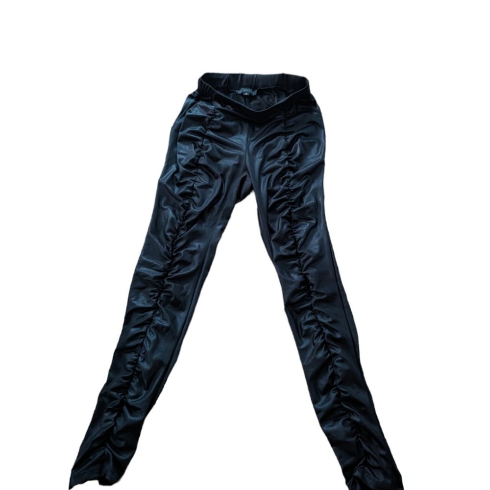 No Vacancy Black Scrunched Faux Leather Pants Size: M